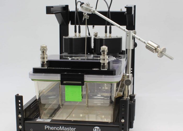 Counterbalance arm integrated in a PhenoMaster